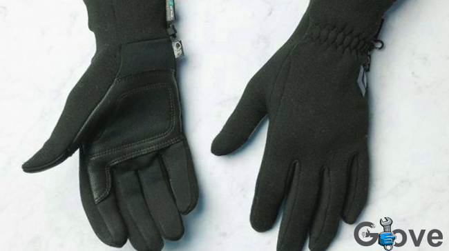 Wool-Gloves-in-Snow.jpg