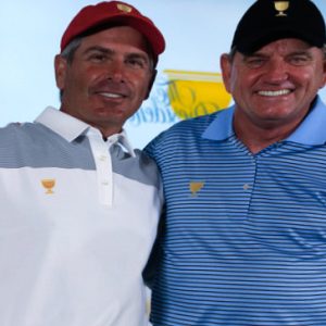 does fred couples wear a golf glove
