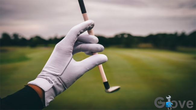 why-are-all-golf-gloves-white.jpg