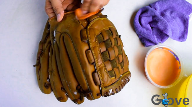 Soap-To-Clean-A-Baseball-Glove.jpg