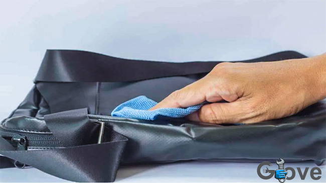Tips-for-Using-Vaseline-on-Your-Leather-Handbag.jpg